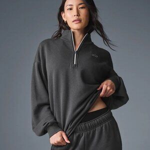 Alo Yoga Accolade 1/4 Zip Pullover in Anthracite, Size Medium